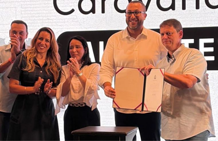 Poá garante creche, reforma de escolas e notebooks