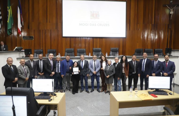 Câmara de Mogi homenageia Georgia Baltieri