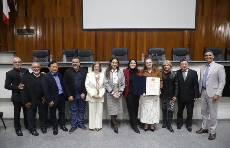 Câmara entrega homenagem a Gilvanda Figueirôa