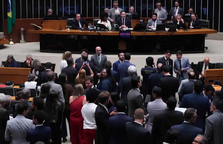 Câmara aprova, em 1º turno, a PEC do fim da escala 6×1