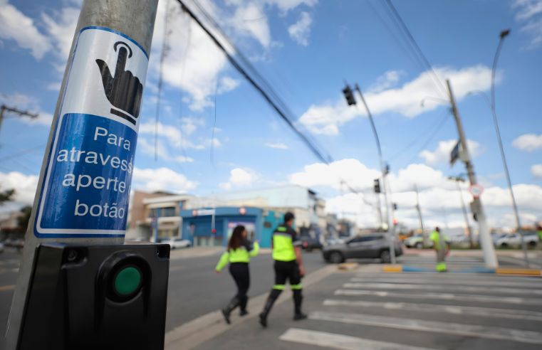 Nova rotatória e semáforos ampliam segurança para suzanenses