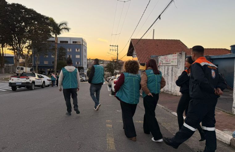 Assistência orienta moradores em situação de rua em Ferraz