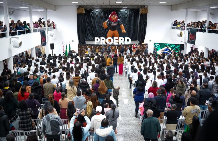 Formatura do Proerd reúne 600 alunos em Ferraz