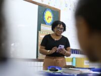 Ferraz lança IA para criar planos de aula via WhatsApp