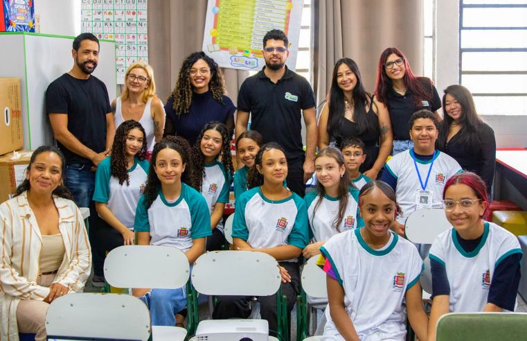 Ferraz desafia estudantes no projeto Comunica Jovem