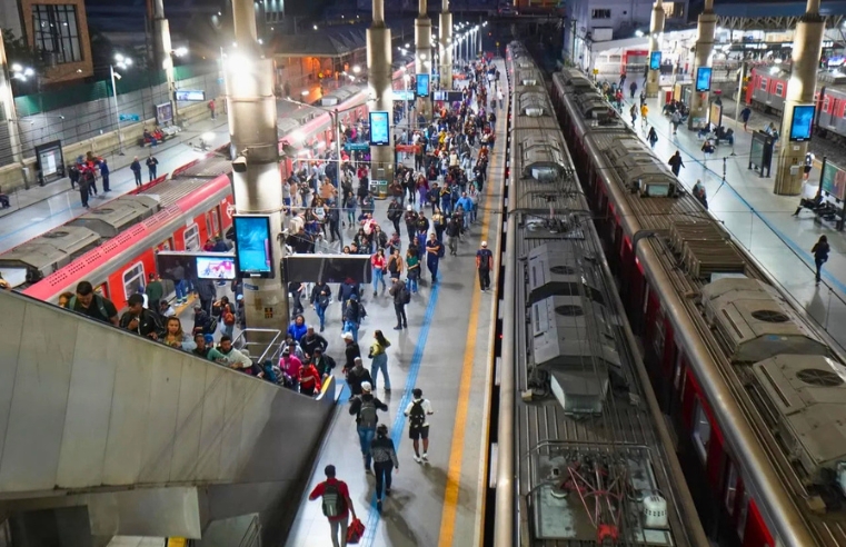 Trabalhadores decidem manter a greve dos trens da CPTM