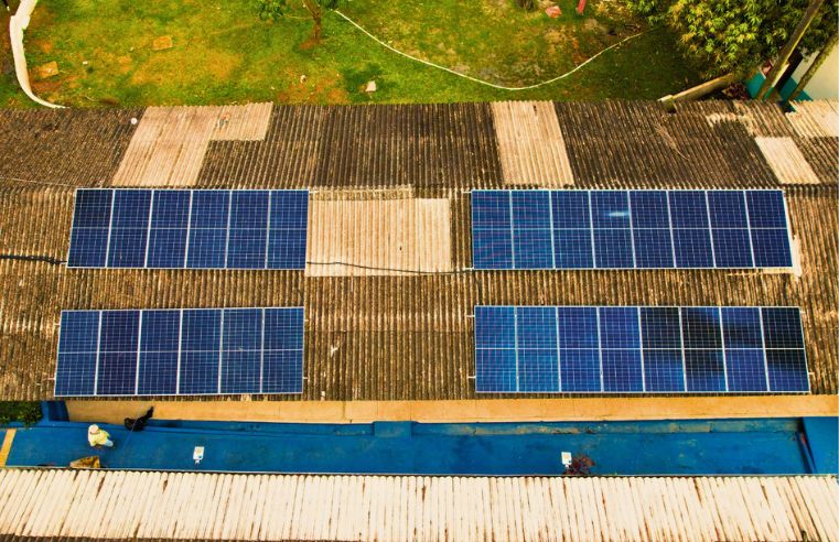 Ferraz amplia uso de placas solares em prédios públicos