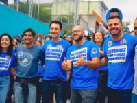 Rodrigo Gambale reúne apoiadores em caminhada em Ferraz