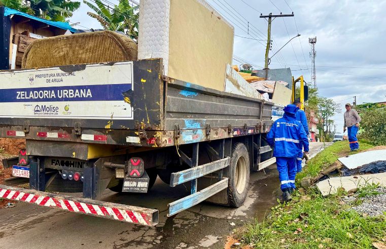 Arujá intensifica retirada de entulhos e serviços de zeladoria