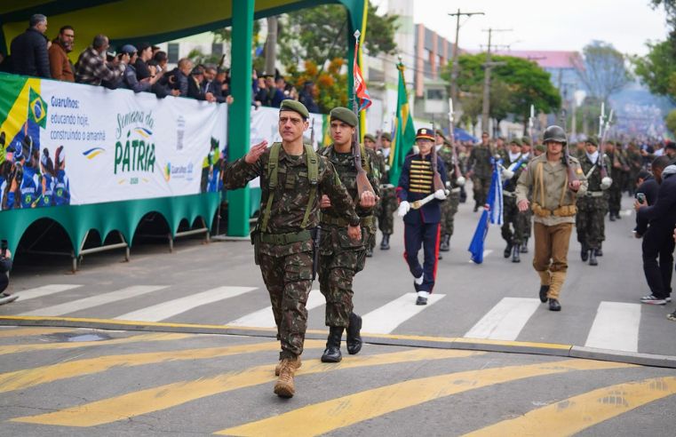 Desfile reúne 15 mil pessoas na Semana da Pátria em Guarulhos